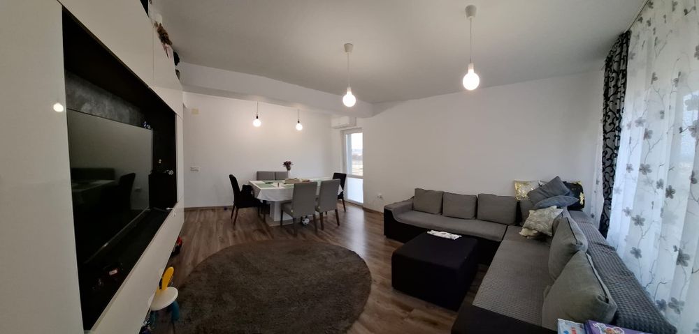 Vând apartament 3 camere, 84mp, cf1-decomandat, zona Trivale-campului