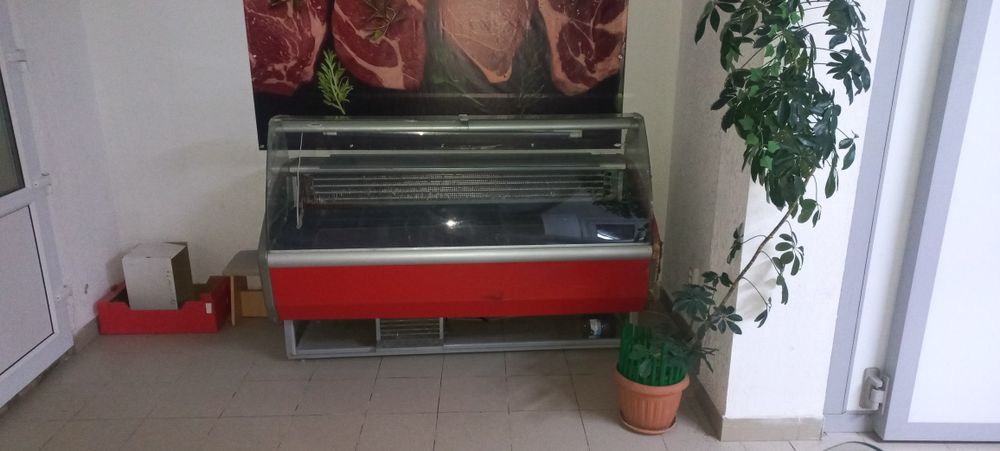Продам холодильник витрина