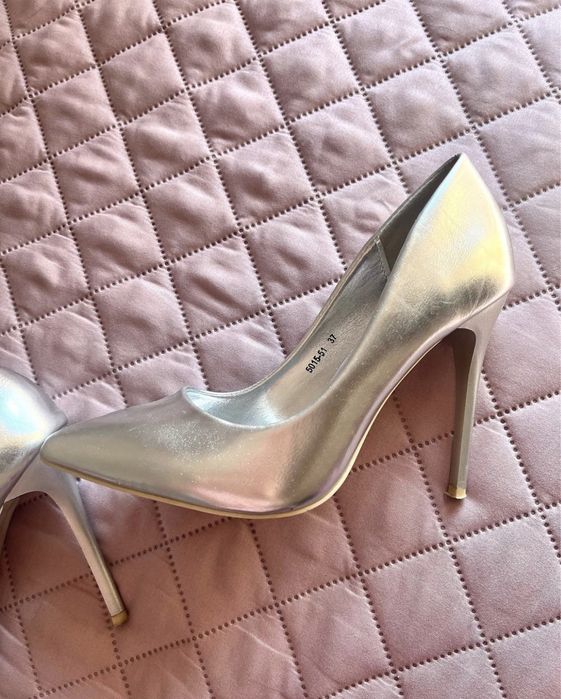 Pantofi stiletto argintii