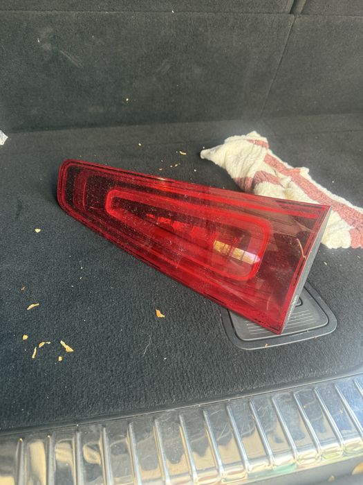 Продам задюю правую фару для мерседеса GLS450(капотная часть)