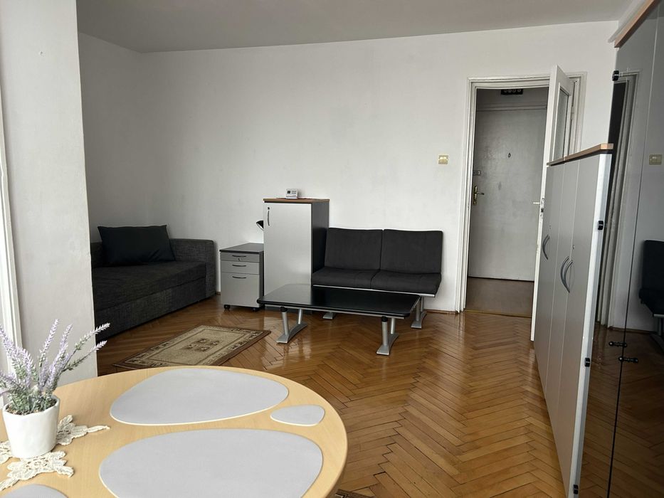 Ultracentral, inchiriez apartament cu o camera, mobilat si utilat
