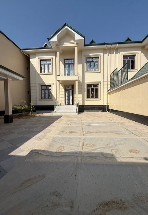 Продаётся евро дом с бассейном