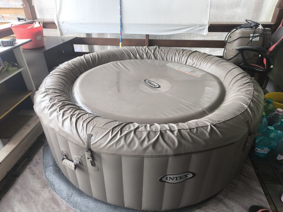Bazinul spa gonflabil Intex Pure Spa