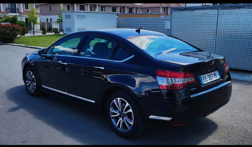 Vând Citroen C5.