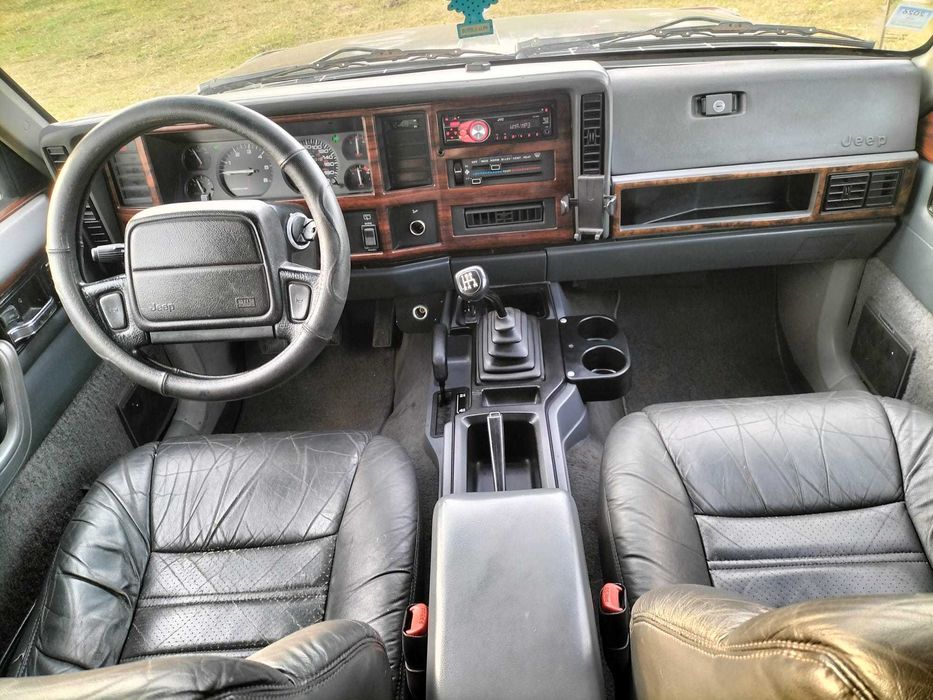 Jeep Cherokee 2.5 TD Autoutilitara