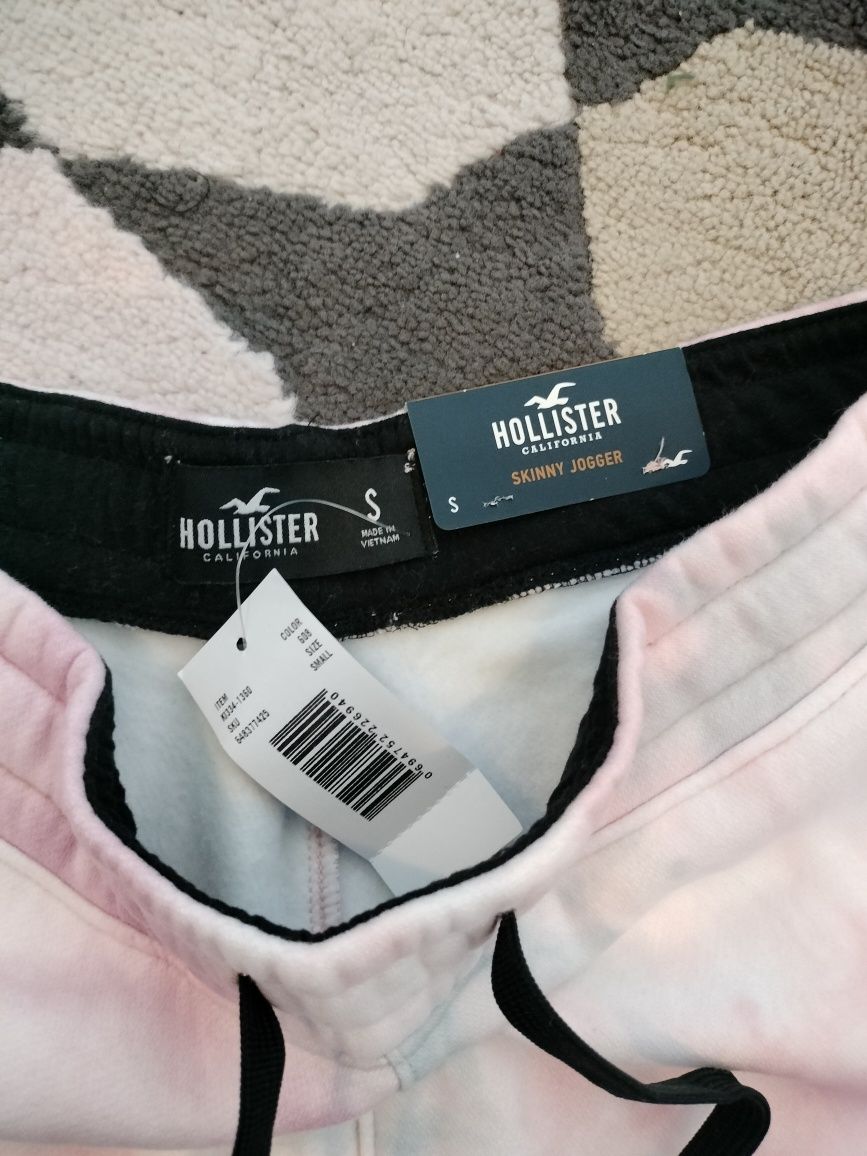 Pantaloni unisex Hollister Mărimea S