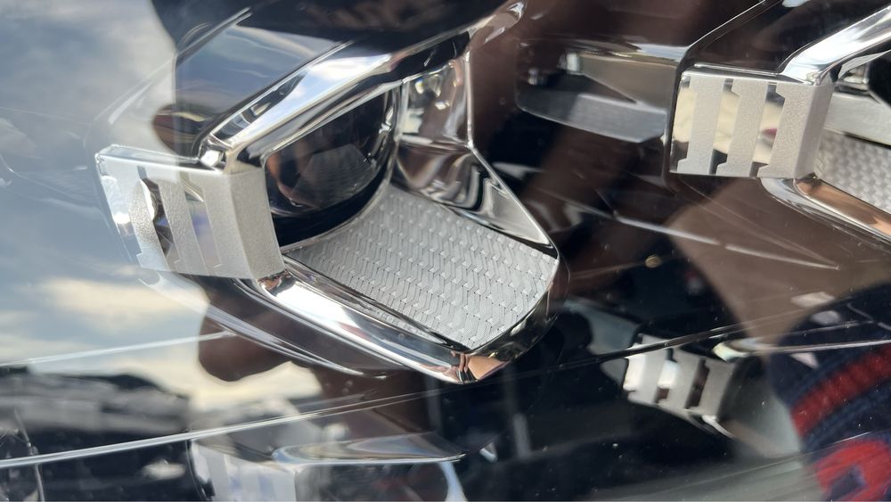 Десен фар Ssang Yong Rexton 2021-