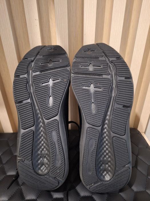 Adidasi Under Armour marimea 40 ,Noi !