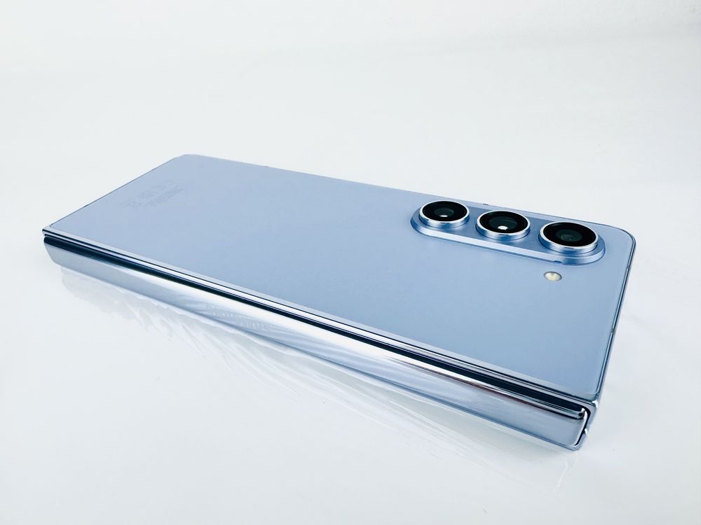 Samsung Galaxy Z Fold 5 5G 256GB 12RAM Icy Blue Отличен! Гаранция!