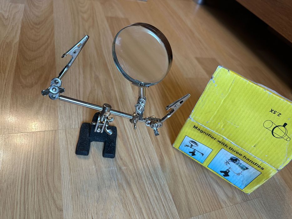 Lupa cu prindere cu cleme, pentru electronisti