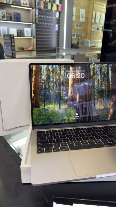 MacBook Air 13.6 M3 8/512GB Star