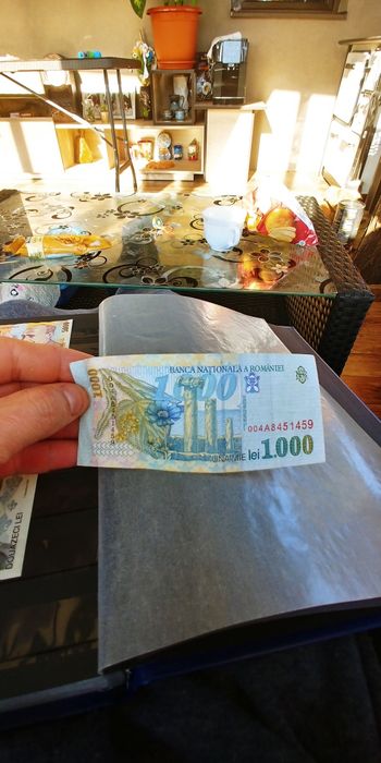Vand bacnota de 1000lei
