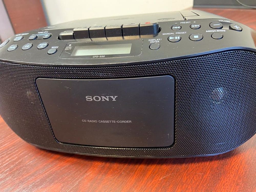 Radio-CD Sony, CFD-S50 (nu Panasonic). Citește CD-uri tip MP3.