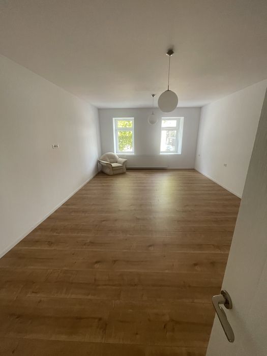 Inchiriez apartament, spatiu comercial ultracentral