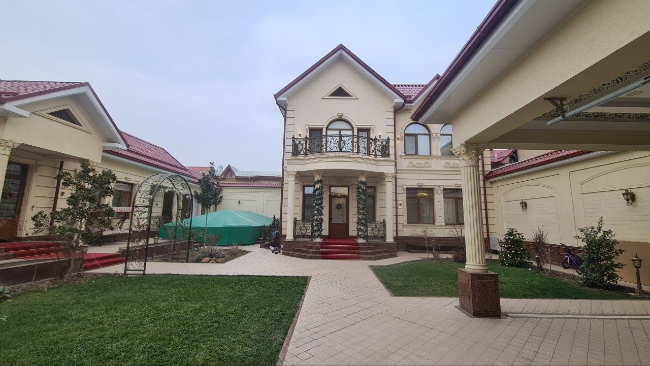 Продаётся добротный дом на М.Улугбекском районе, Мевазор, Амур Темур м