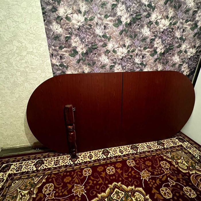 Стол для гостиной