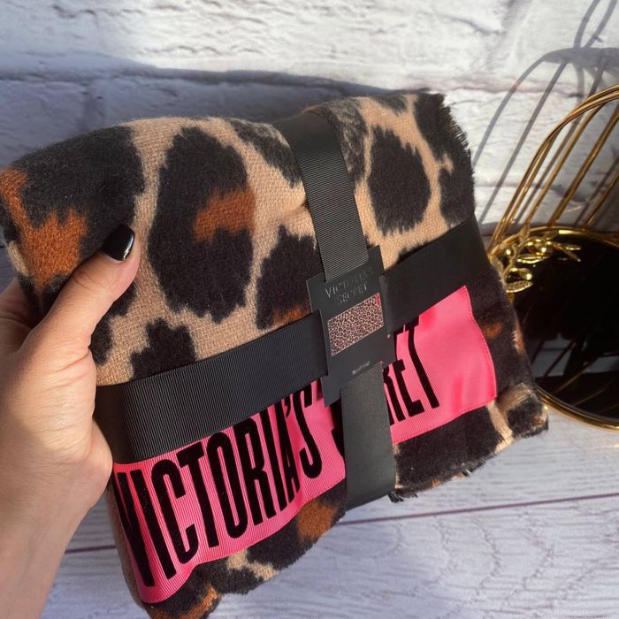 Продам большой шарф от Victoria Secret