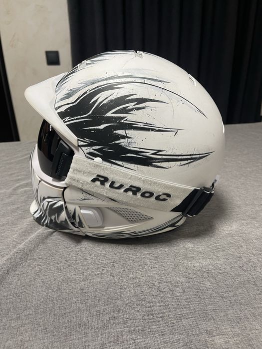 Ски каска Ruroc + очила