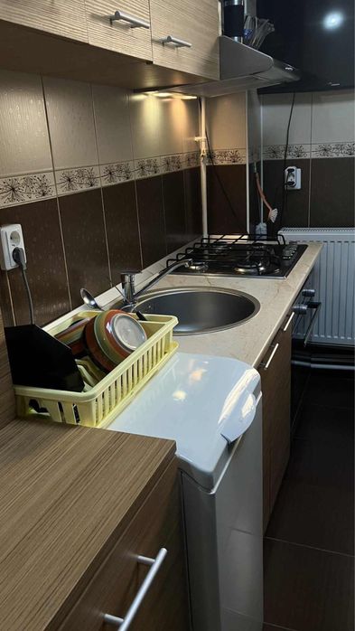 Vand apartament mobilat
