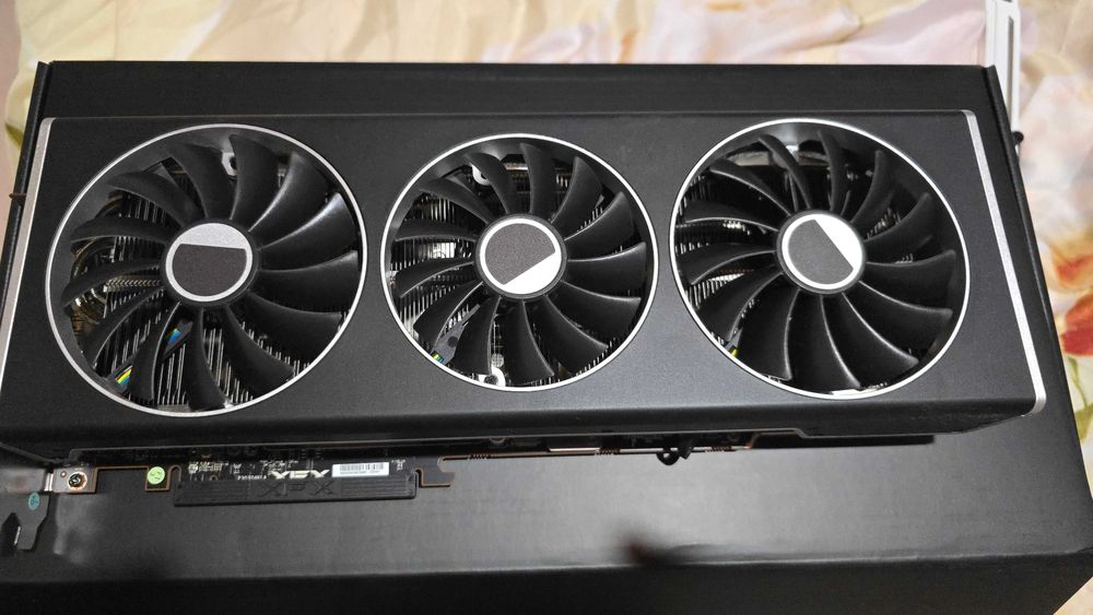 Placă video XFX RX 7800XT MERC 319 Black Edition 16GB, garanție 2027