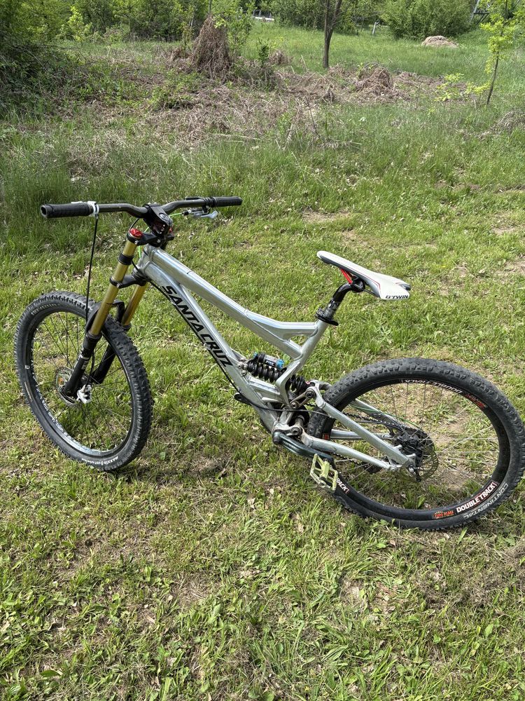 bicicleta Santa Cruz downhill