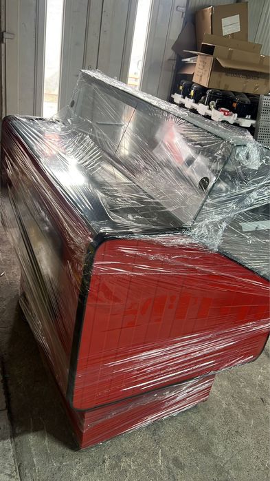 Vitrina frigorifica mezeluri rosie