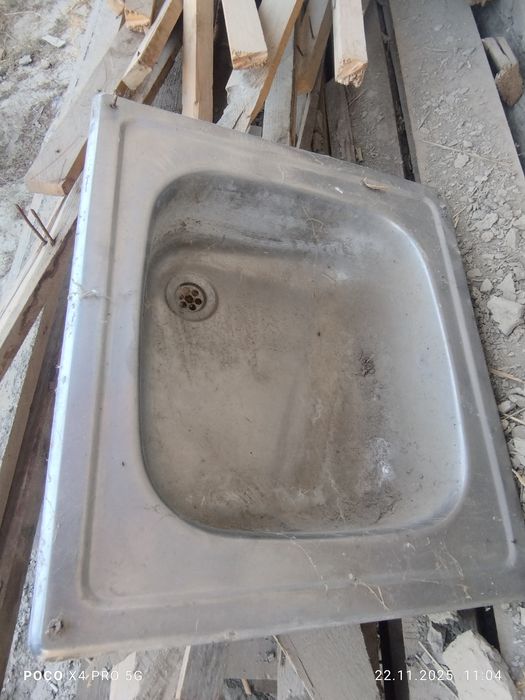 Rakvina sotiladi xolati yaxshi 1 yl ishlatilgan faqat chang bulgan,