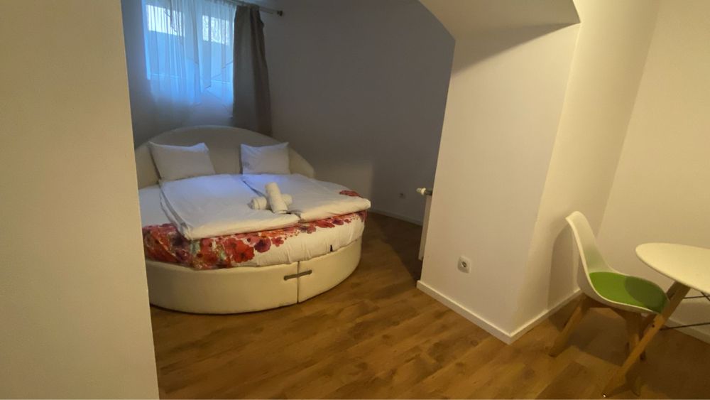 Casa Vila Apratament  1 2 3 camera camere garsoniera decembrie craciun