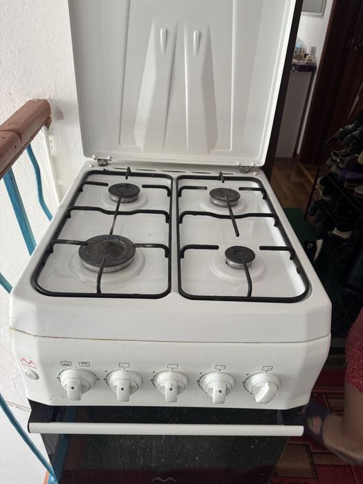 продам газ плиту