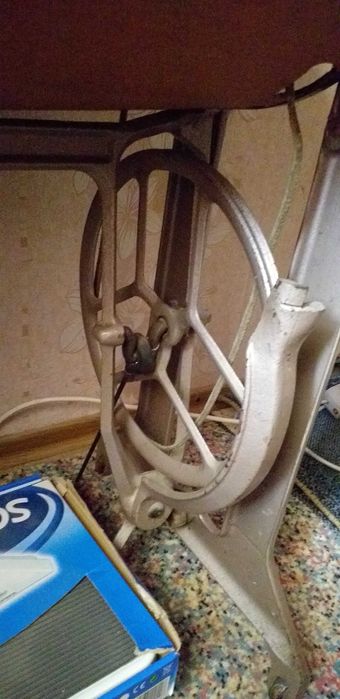 Продам швейную машинку "Зингер"цена 17000тенге