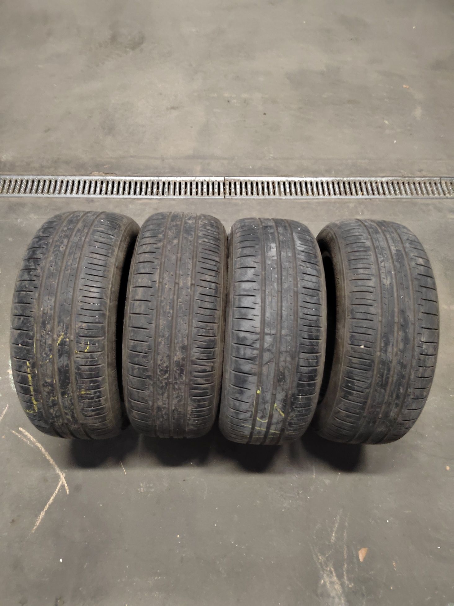 Летни гуми 4 бр. Falken 205 55 16 и Зимни гуми 4 бр. Michelin Alpin 6