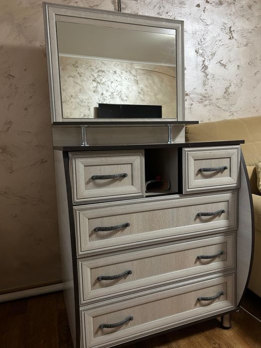 Мебель -комод ..