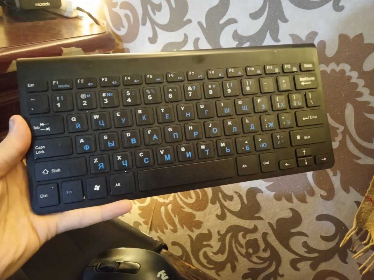 Купите ноутбук и бонус добавится клавиатура!