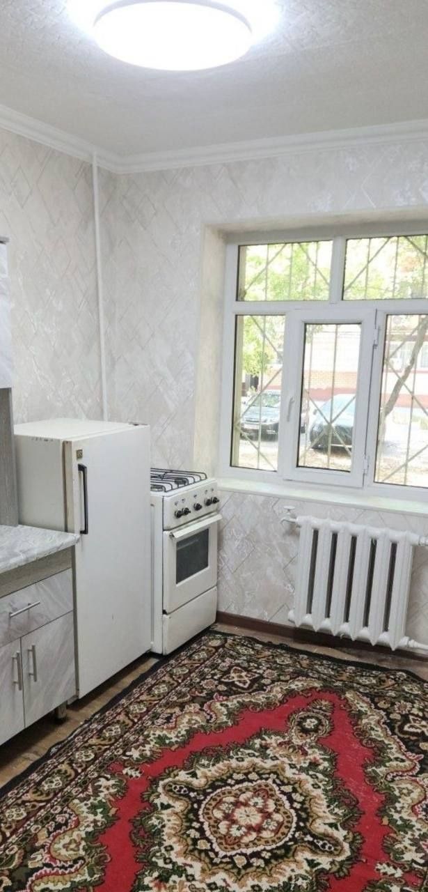 - Продаю 1/1/4 ор Рувд 9кв Чиланзар