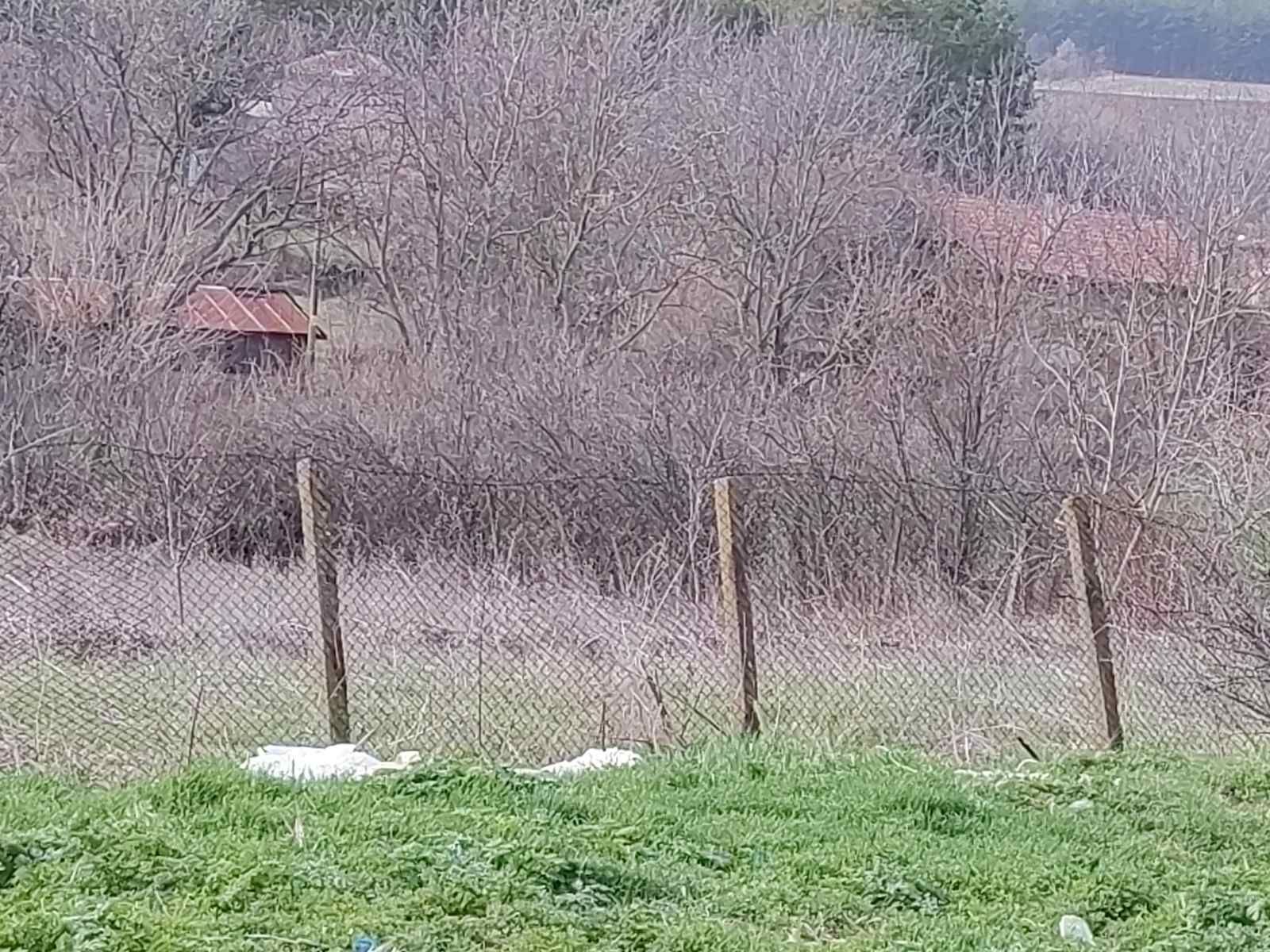 Продавам Дворно Място