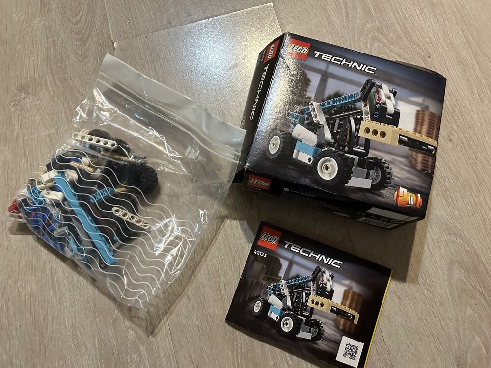 Lego Technic Telehandler 42133 & Loader 42116