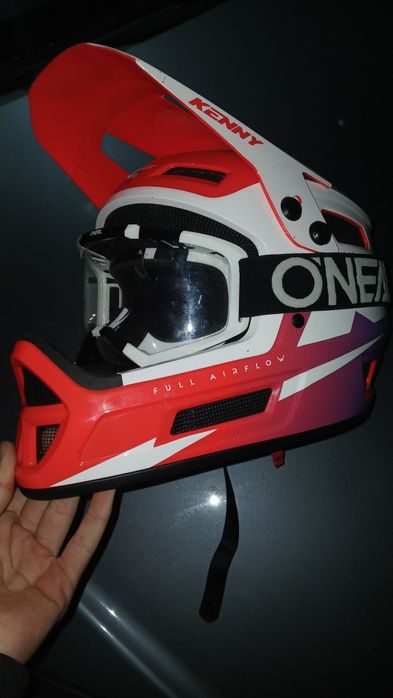 Vând casca KENNY full face Noua!!