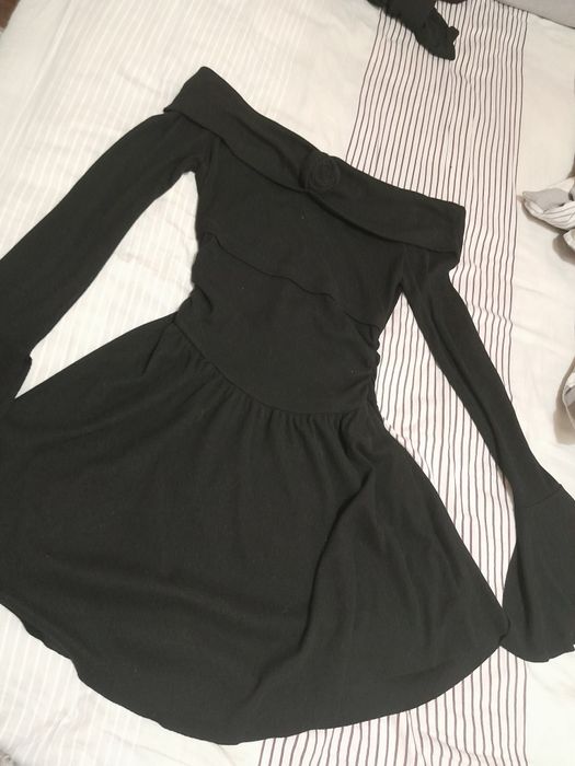 2 чёрных платья.