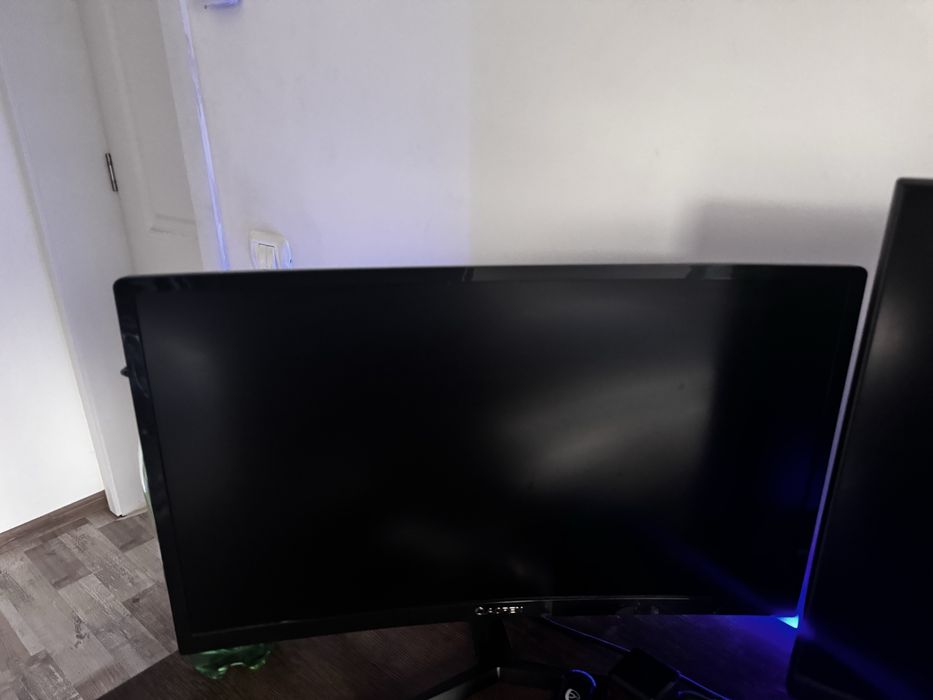Vand Pc intel I7 11700F cu o placa video de rtx3060 OC 12gb