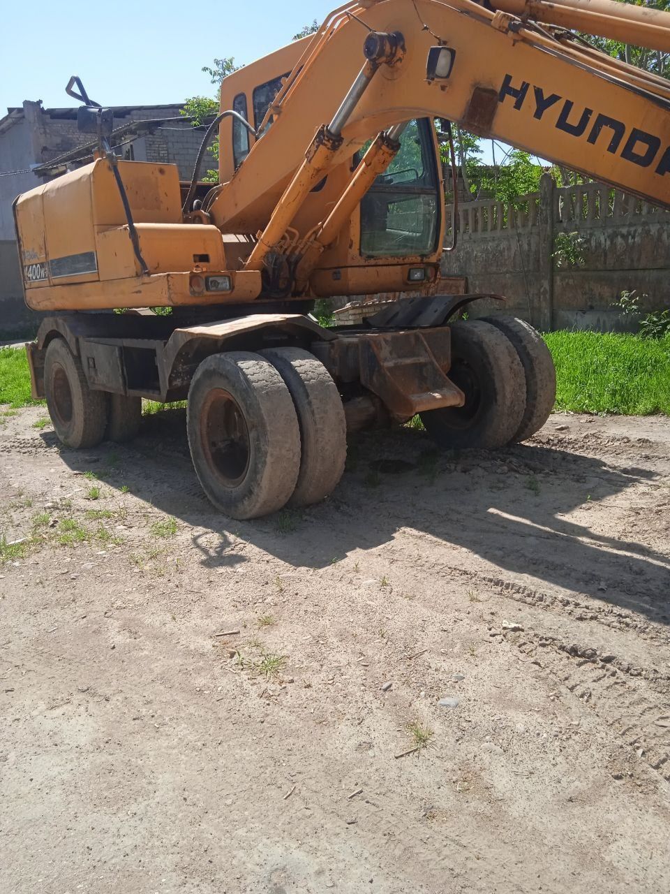 Продаётся экскаватор Хундай 1400