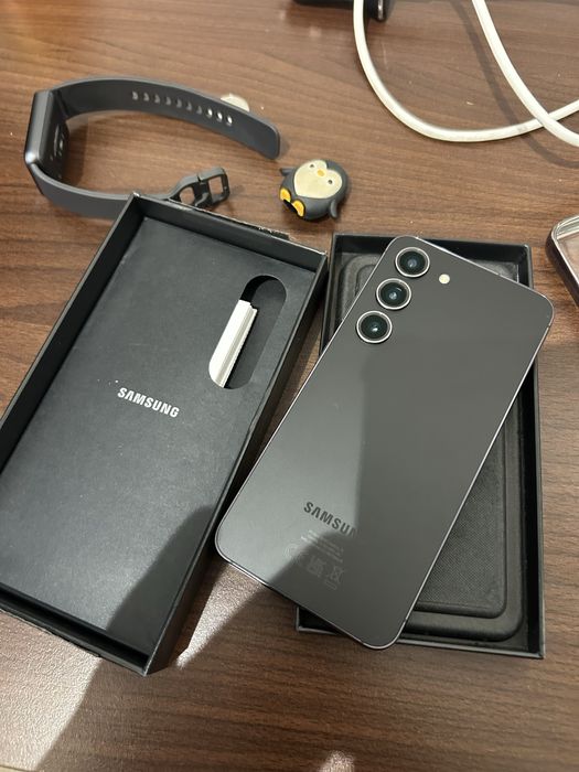 Samsung galaxy s23 ca nou (citeste descrierea)