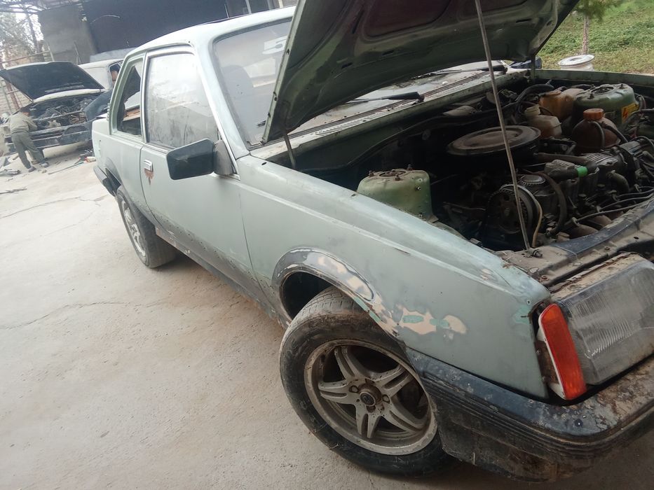 Опел Аскона запчаси