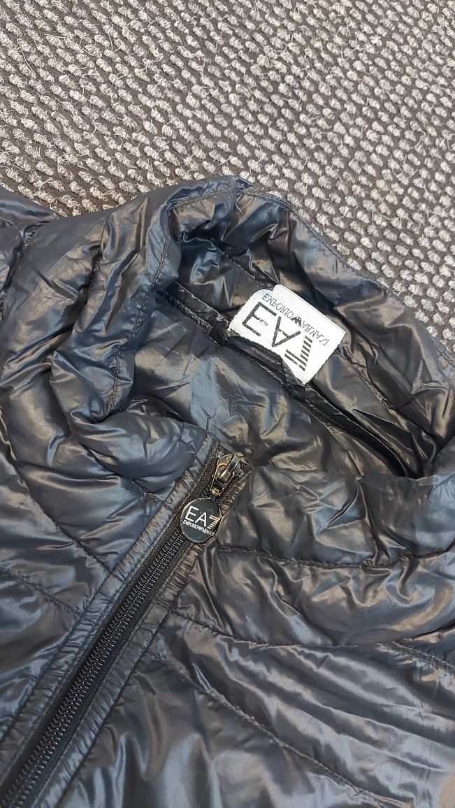 Emporio Armani Ea7 пухено тънко яке L