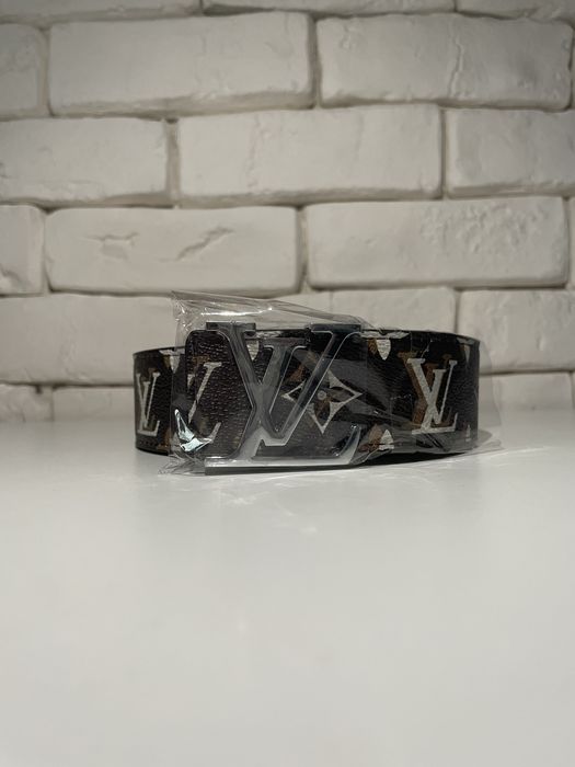 Curea Louis Vuitton Monogram Classic cu cataramă LV metalică