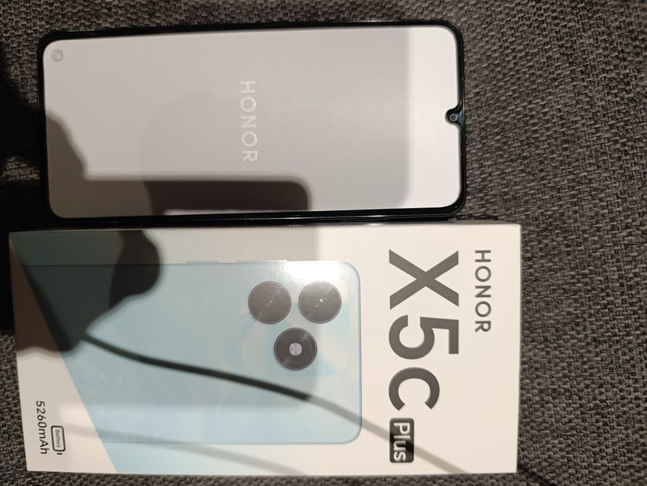 Чисто нов,не разпечатан!Honor X5c plus   Черен,две години гаранция!