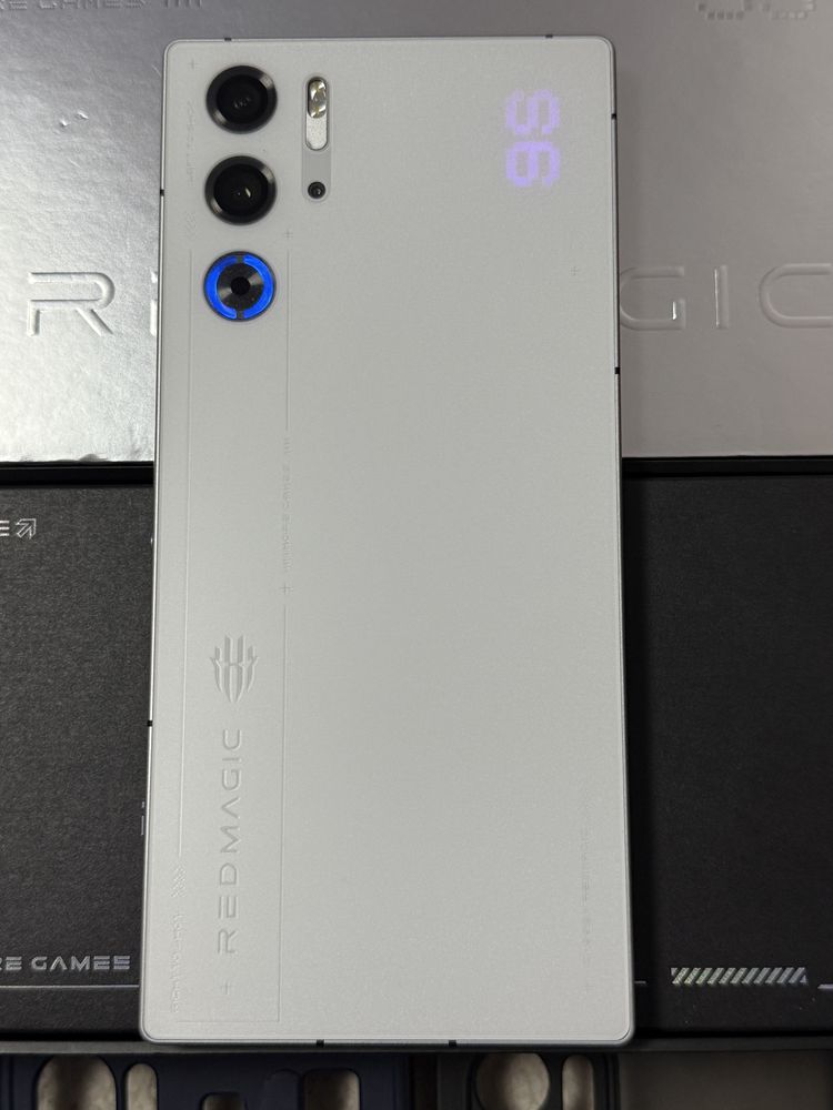 ZTE Nubia RedMagic 9S -256 GB / 12 + 12 GB Ram / Absolut Superb