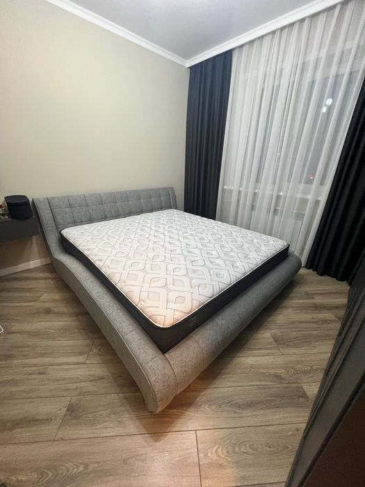 Продам двухспальнюю кровать Nuvola-1 фирмы Райтона (