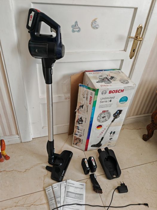 Aspirator vertical fara sac wireless BOSCH UNLIMITED gen Dyson Rowenta