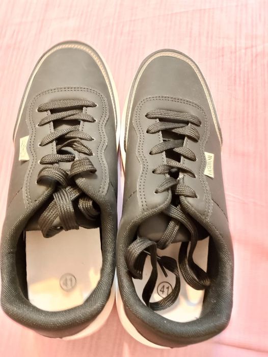 Обувь унисекс , новая .