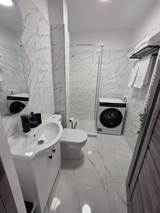 Vând garsonieră complet mobilată și utilată zona Cornitoiu